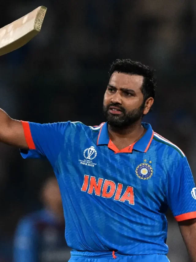 भारत ने इंग्लैंड को 100 रनों से रौंदा, शमी ने लिए 4 विकेट