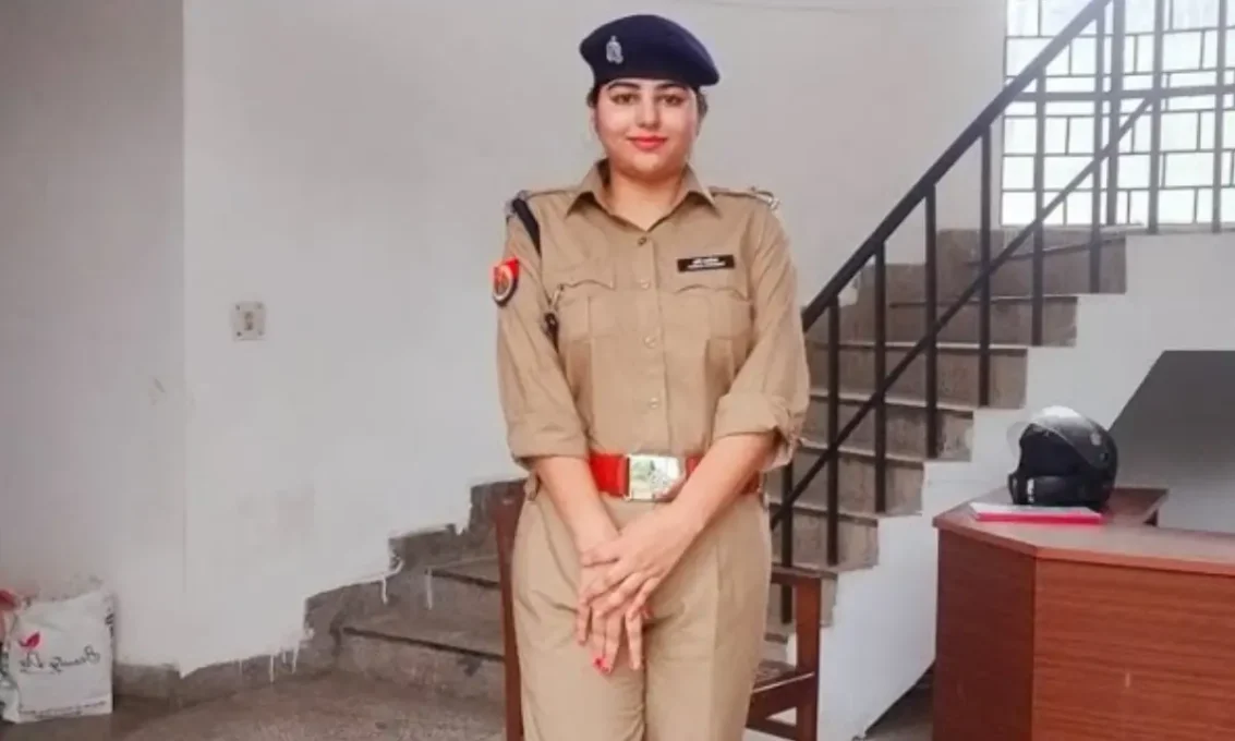 DSP Rishika Singh की शुरूआती पढ़ाई 