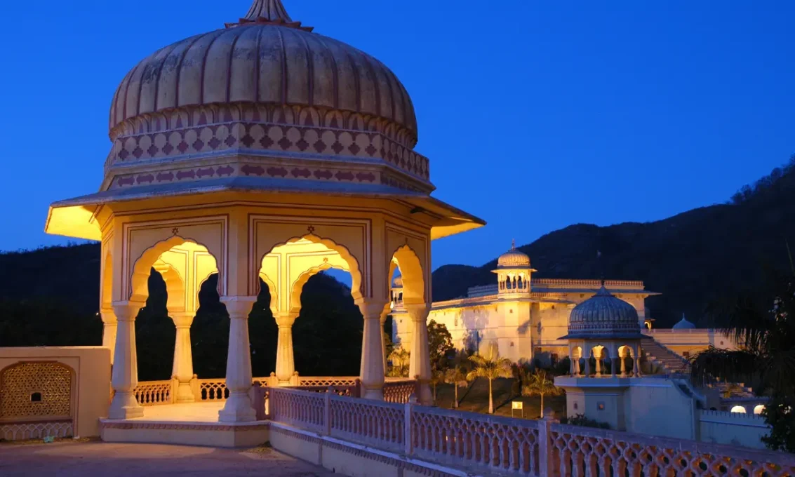 अजमेर, जयपुर, पुष्कर, और उदयपु की खूबसूरत जगहें 
