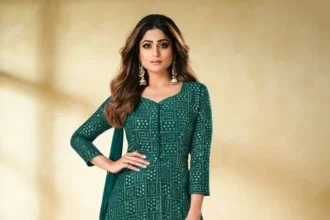 ऑफिस की दिवाली पार्टी में पहनें स्टाइलिश लुक वाली मॉडर्न एथनिक ड्रेसेस।